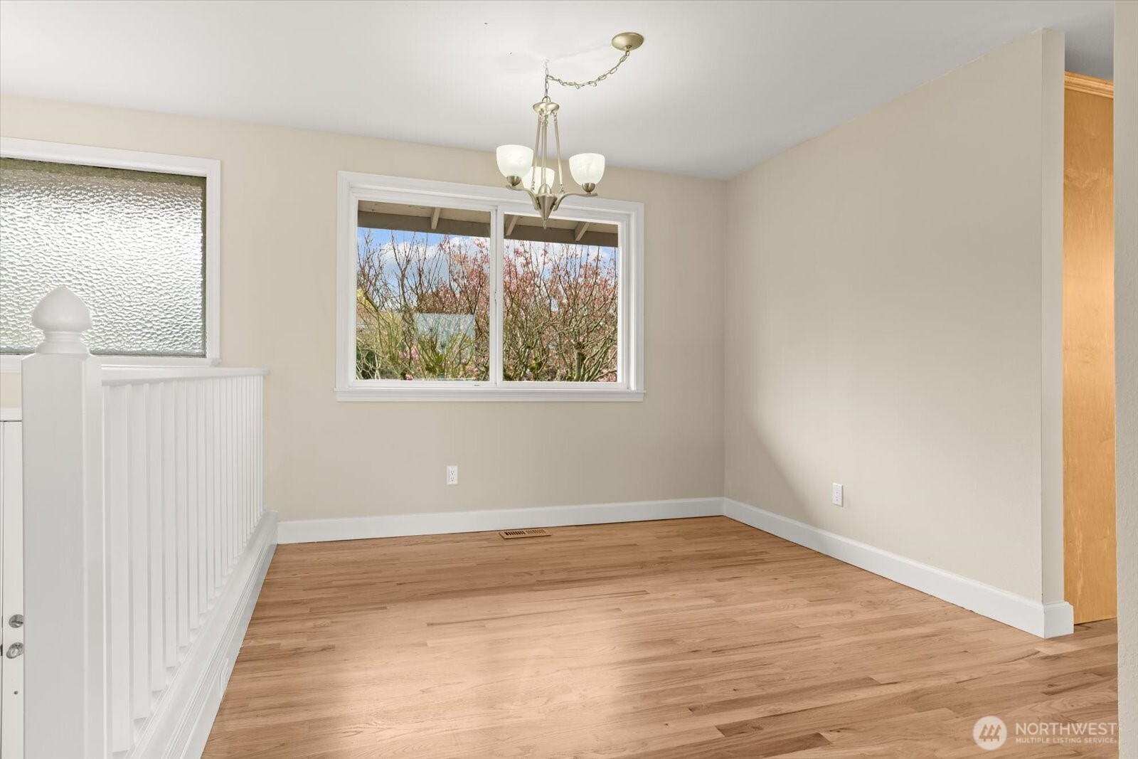 944 Maple Street Edmonds, WA 98020 - Photo 11 of 39