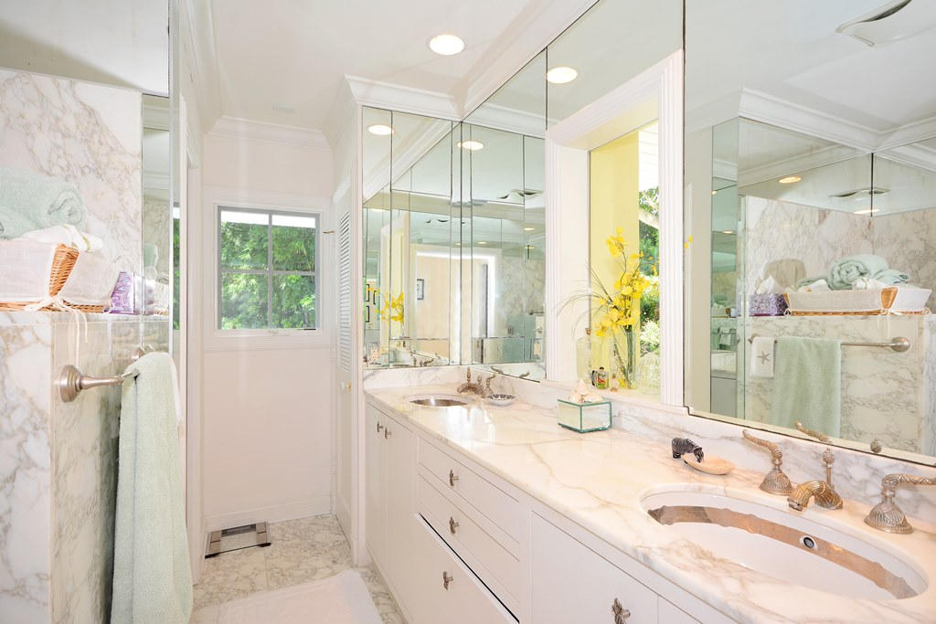 400 Caribbean Road Palm Beach, FL 33480 - Photo 16 of 45 Master Bath