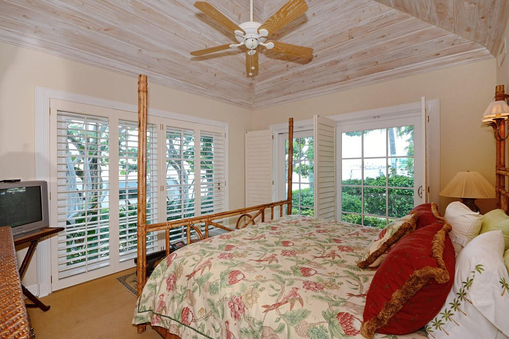 400 Caribbean Road Palm Beach, FL 33480 - Photo 18 of 45 Bedroom