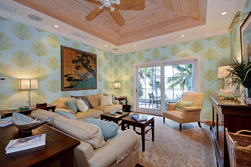 400 Caribbean Road Palm Beach, FL 33480 - Photo 19 of 45 Guest House Living Rm