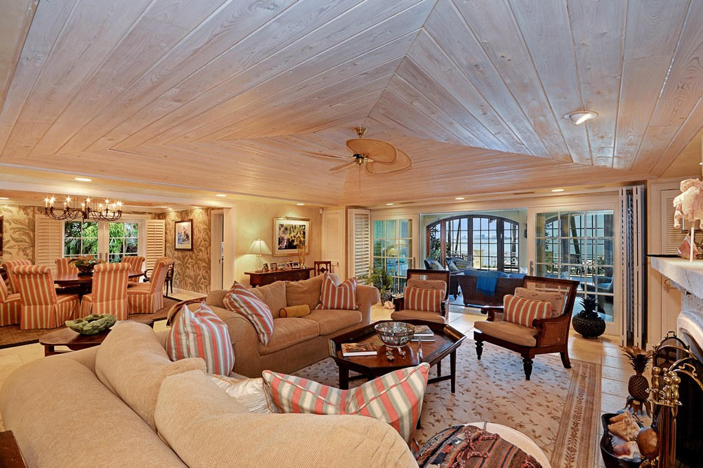 400 Caribbean Road Palm Beach, FL 33480 - Photo 4 of 45 Living Room