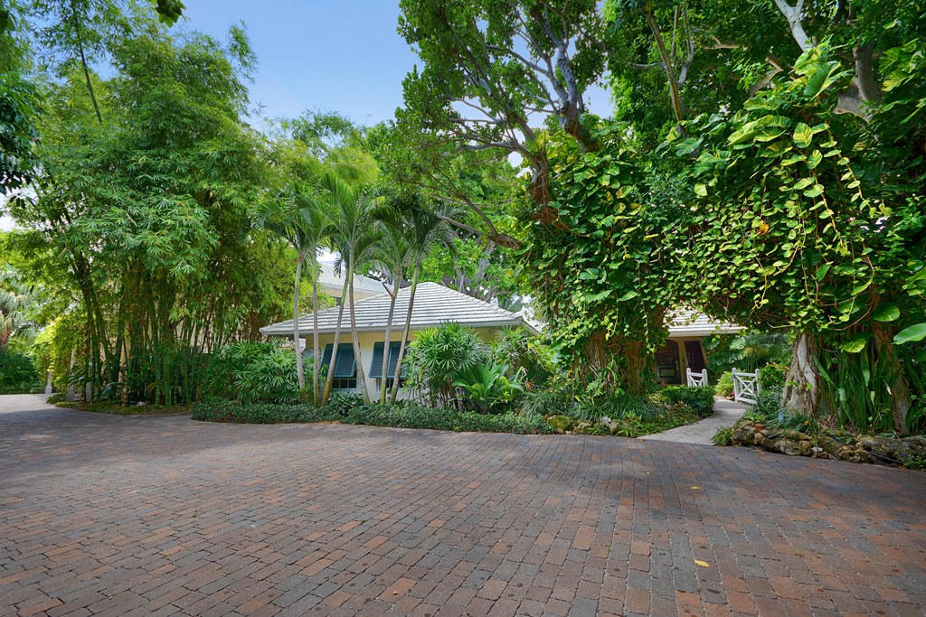 400 Caribbean Road Palm Beach, FL 33480 - Photo 33 of 45 Front Entry
