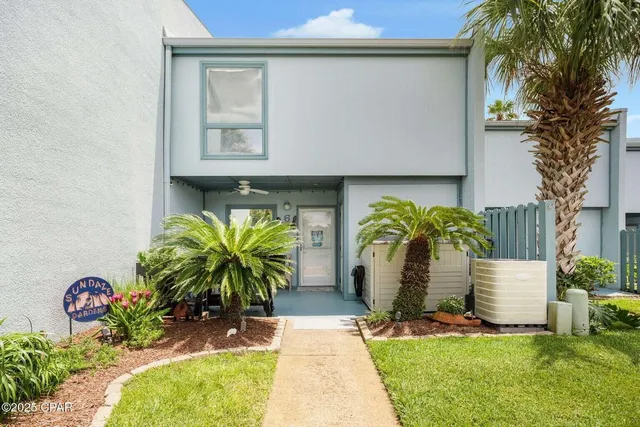 a view of outdoor space yard and patio