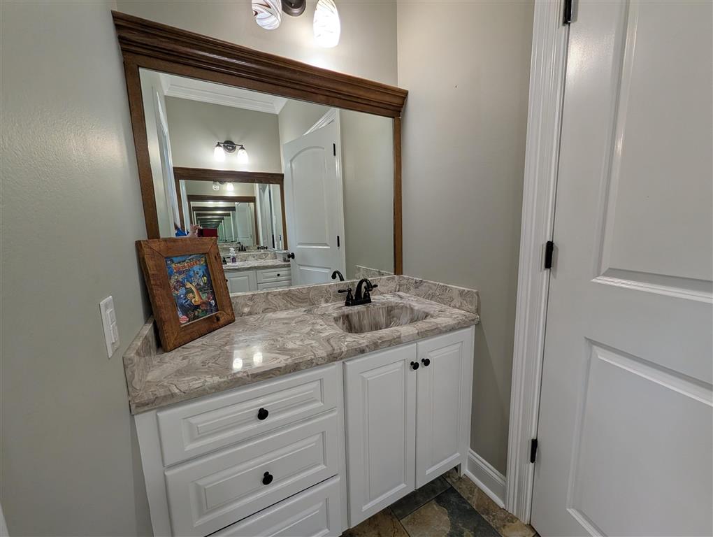 11480 Blanchard Road Welsh, LA 70591 - Photo 27 of 48 Second lavatory in Jack and Jill bath