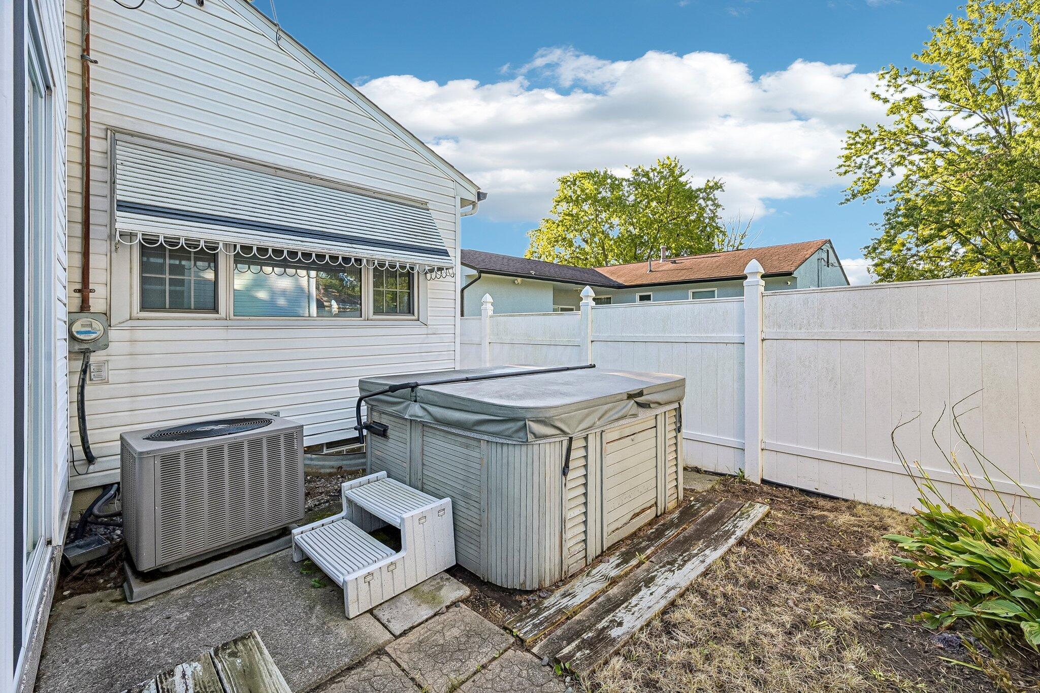 5595 Karl Road Columbus, OH 43229 - Photo 31 of 44 48-web-or-mls-Karl Rd-S1509-048