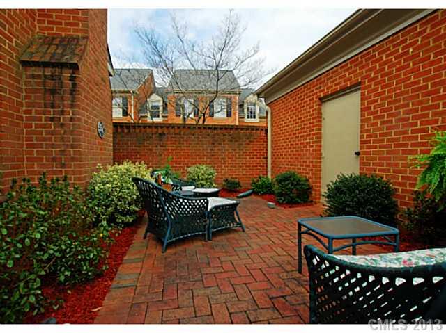 2835 Sharon View Road, Unit 283513 Charlotte, NC 28210 - Photo 4 of 16 Gallery Image 4