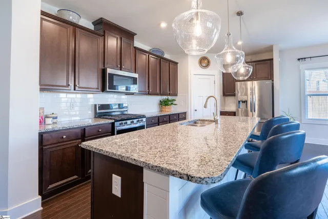 $400,000 | 39 Larson Drive, Simpsonville, SC 29681