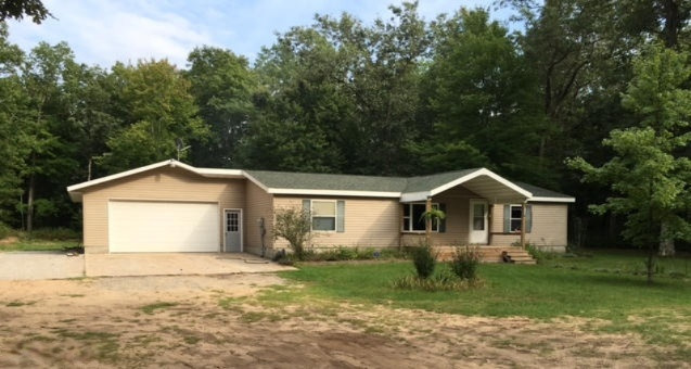 11300 Harris Road Montague, MI 49437 - Photo 2 of 14 IMG_2115