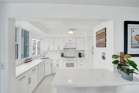 $385,000 | 1900 South Ocean Drive, Unit 301, Fort Lauderdale, FL 33316