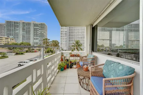 $385,000 | 1900 South Ocean Drive, Unit 301, Fort Lauderdale, FL 33316