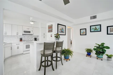 $385,000 | 1900 South Ocean Drive, Unit 301, Fort Lauderdale, FL 33316