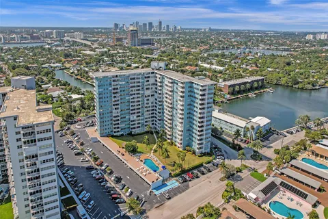 $385,000 | 1900 South Ocean Drive, Unit 301, Fort Lauderdale, FL 33316