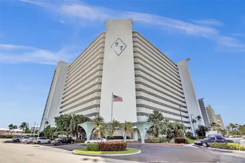 $385,000 | 1900 South Ocean Drive, Unit 301, Fort Lauderdale, FL 33316