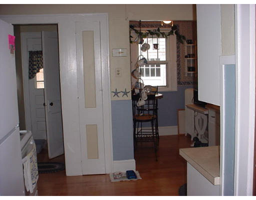 102 Manchester Terrace Springfield, MA 01108 - Photo 6 of 11 Gallery Image 6