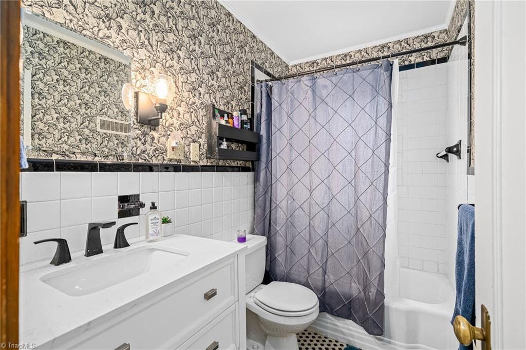 301 East Farriss Avenue High Point, NC 27262 - Photo 12 of 43