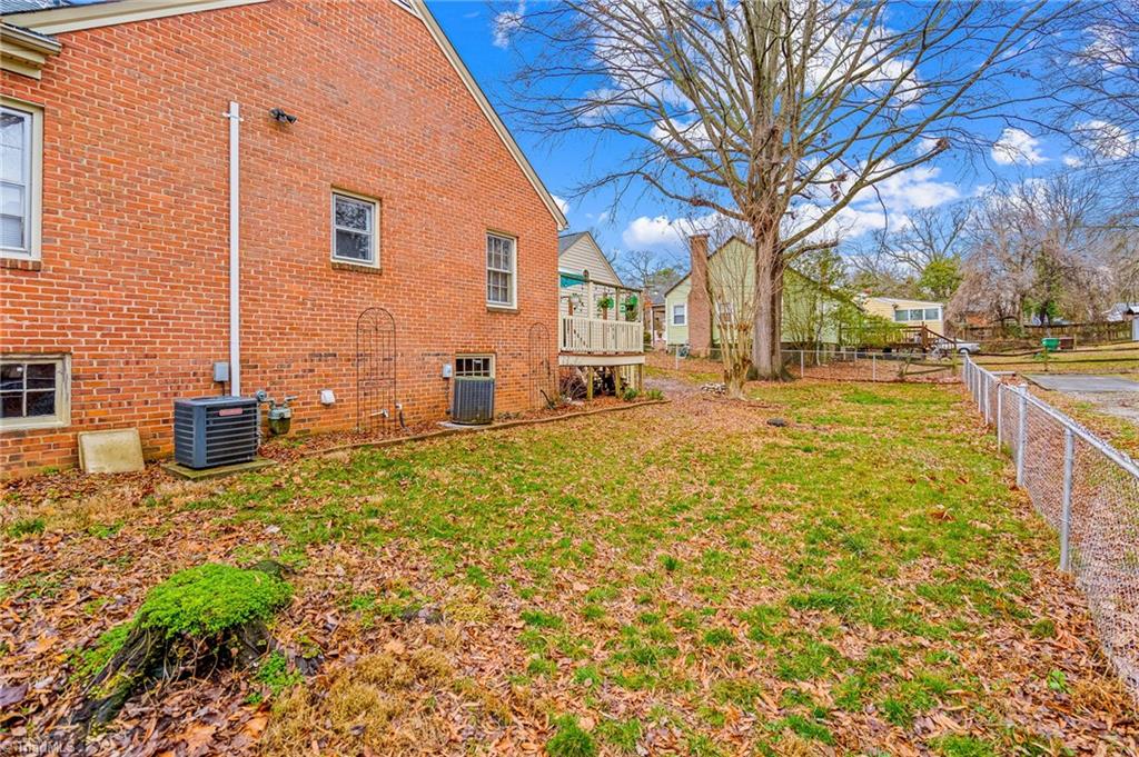 301 East Farriss Avenue High Point, NC 27262 - Photo 37 of 43