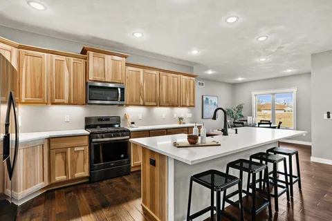 $769,900 | 3814 West Fieldwood Drive, Janesville, WI 53545