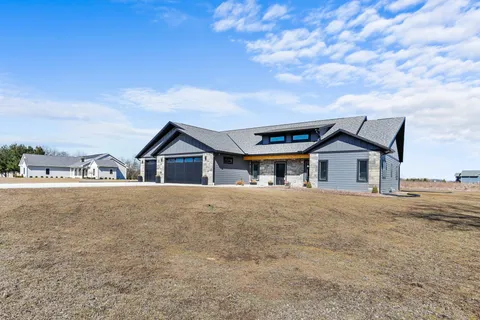 $769,900 | 3814 West Fieldwood Drive, Janesville, WI 53545