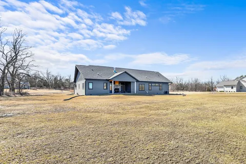 $769,900 | 3814 West Fieldwood Drive, Janesville, WI 53545