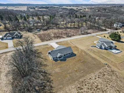 $769,900 | 3814 West Fieldwood Drive, Janesville, WI 53545