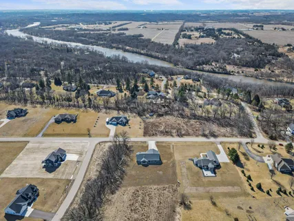 $769,900 | 3814 West Fieldwood Drive, Janesville, WI 53545