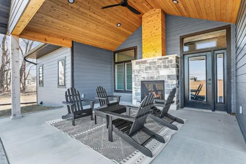 $769,900 | 3814 West Fieldwood Drive, Janesville, WI 53545