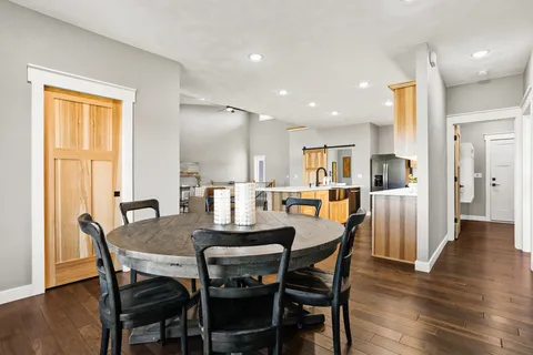 $769,900 | 3814 West Fieldwood Drive, Janesville, WI 53545