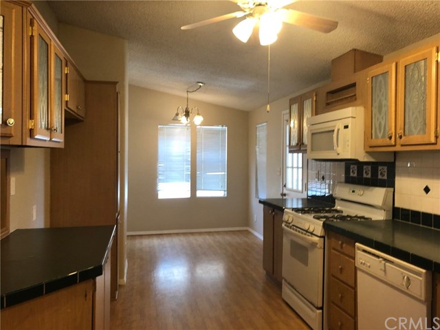 4041 Pedrey Riverside Ca, Unit 6 Riverside, CA 92509 - Photo 4 of 11 Gallery Image 4