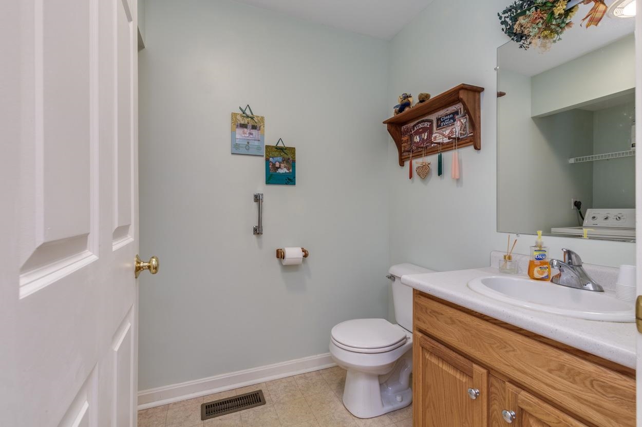 18 Pleasant Street Windham, NH 03087 - Photo 11 of 38