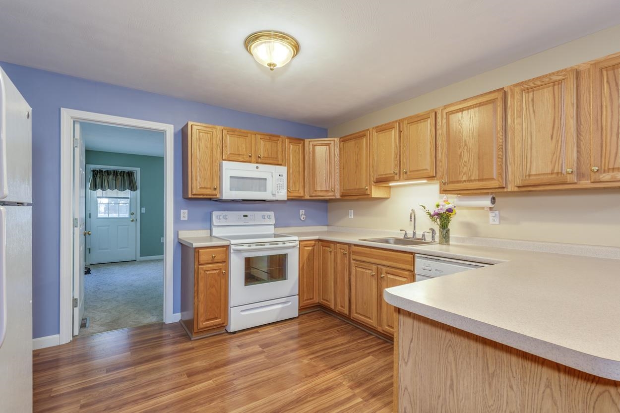 18 Pleasant Street Windham, NH 03087 - Photo 13 of 38