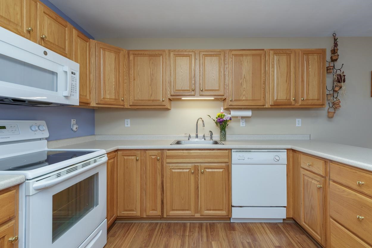 18 Pleasant Street Windham, NH 03087 - Photo 14 of 38