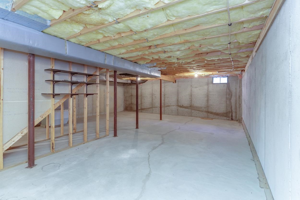 18 Pleasant Street Windham, NH 03087 - Photo 33 of 38