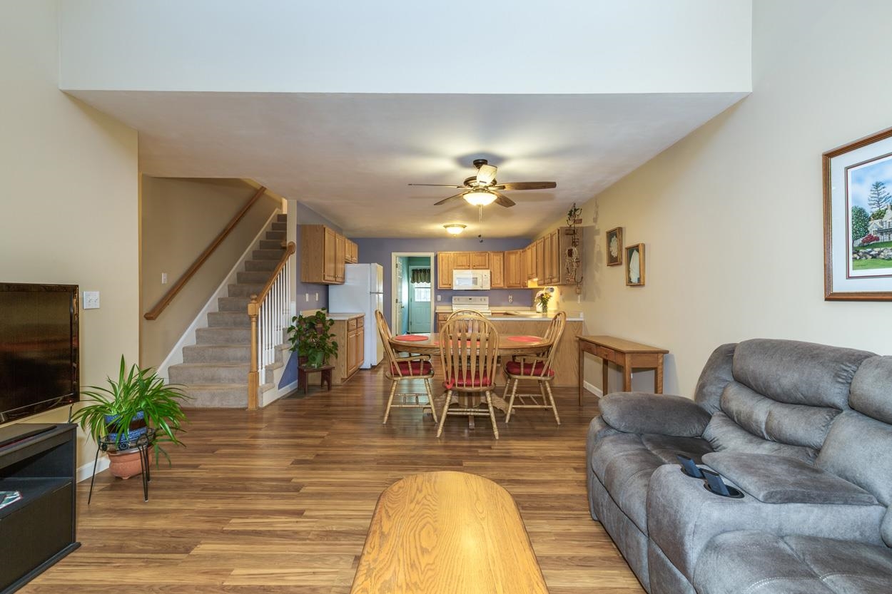 18 Pleasant Street Windham, NH 03087 - Photo 4 of 38