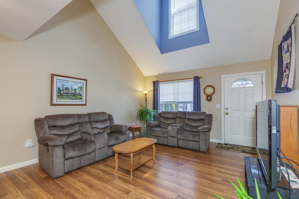 18 Pleasant Street Windham, NH 03087 - Photo 7 of 38