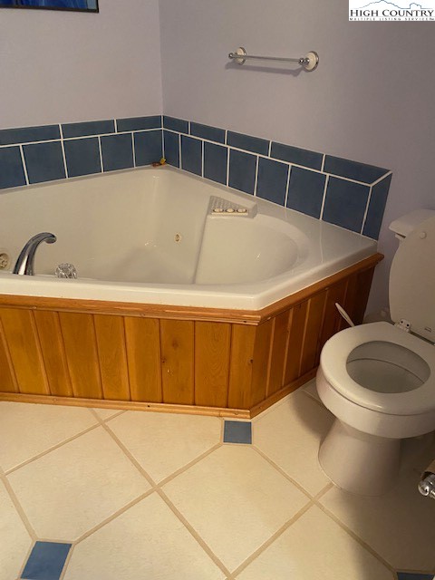 169 Woodside Road Galax, VA 24333 - Photo 16 of 49 a bathroom with a toilet and a sink