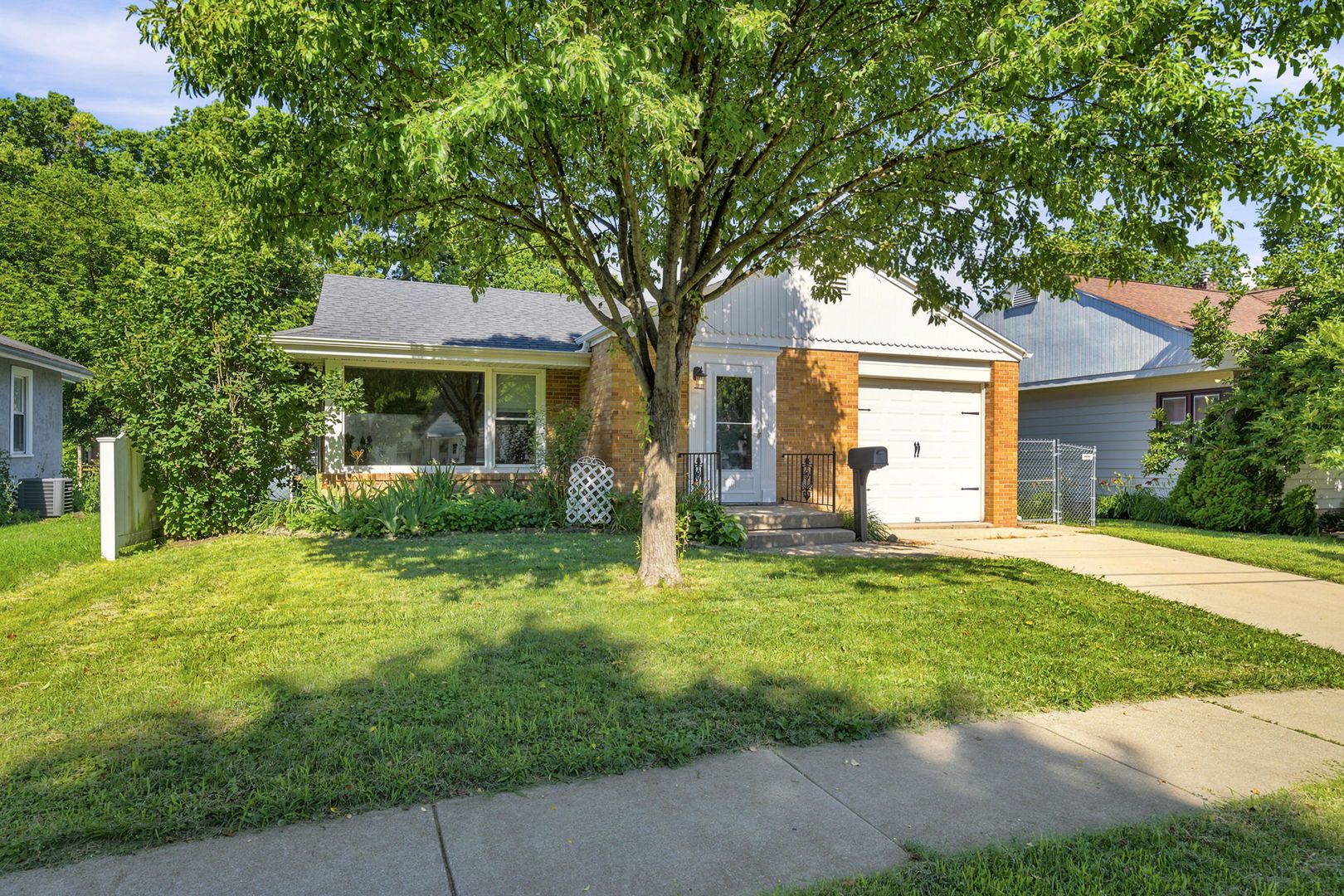 1043 State Street Ottawa, IL 61350 - Photo 2 of 32