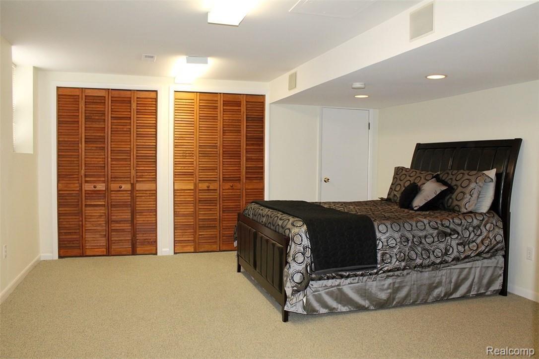 30740 Ridgeway Drive Farmington, MI 48334 - Photo 44 of 58 IMG_1804.JPG