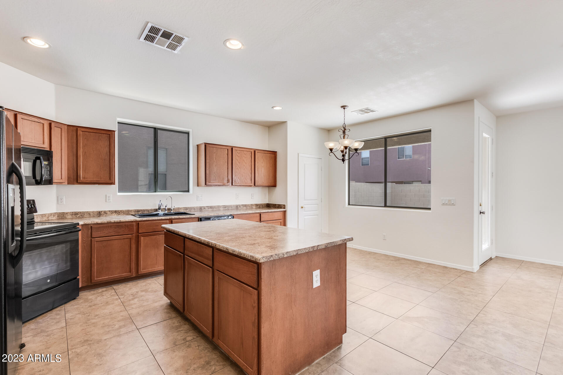 9323 West Payson Road Tolleson, AZ 85353 - Photo 9 of 35 3C8A05BD-2AD8-4AFA-85ED-A034094C295F