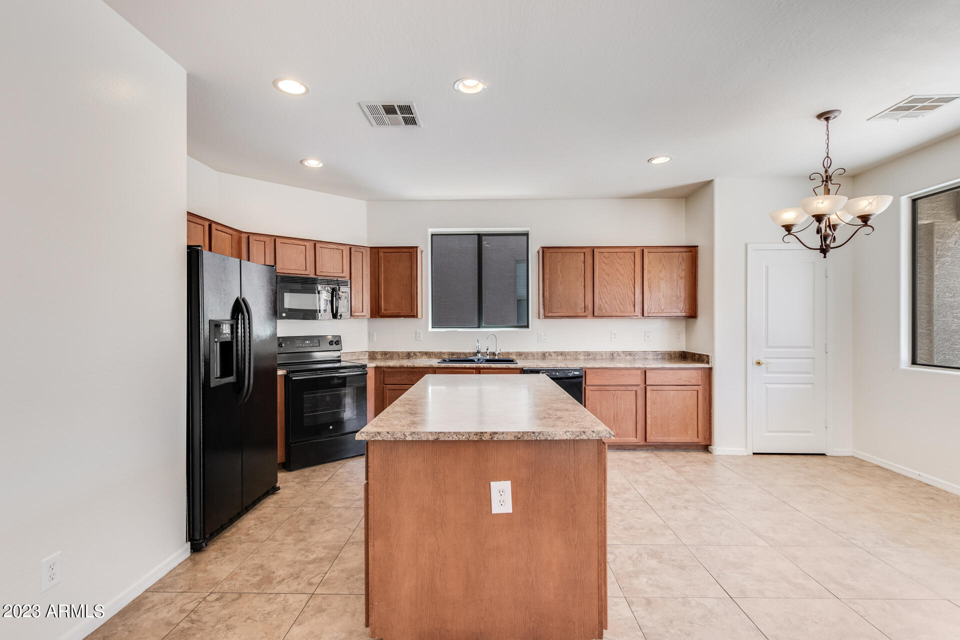 9323 West Payson Road Tolleson, AZ 85353 - Photo 10 of 35 D189B99A-782E-4AAA-A13F-C31921A89E70