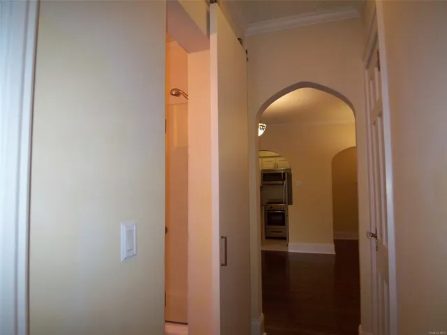 $2,350 | 61 East Grand Street, Unit 4A, Mount Vernon, NY 10552