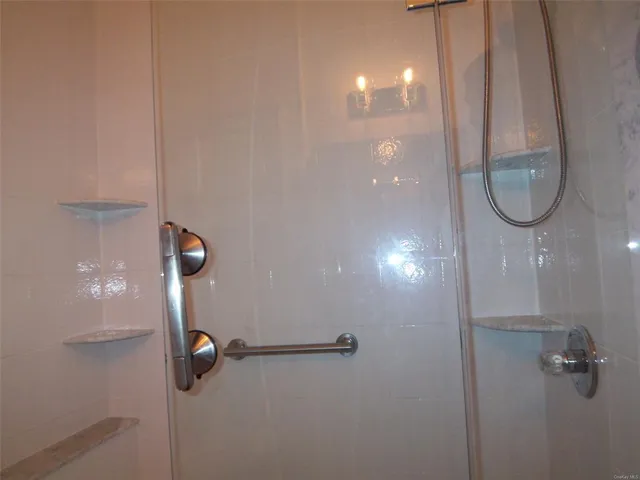 $2,350 | 61 East Grand Street, Unit 4A, Mount Vernon, NY 10552