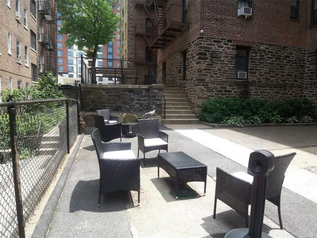 $2,350 | 61 East Grand Street, Unit 4A, Mount Vernon, NY 10552
