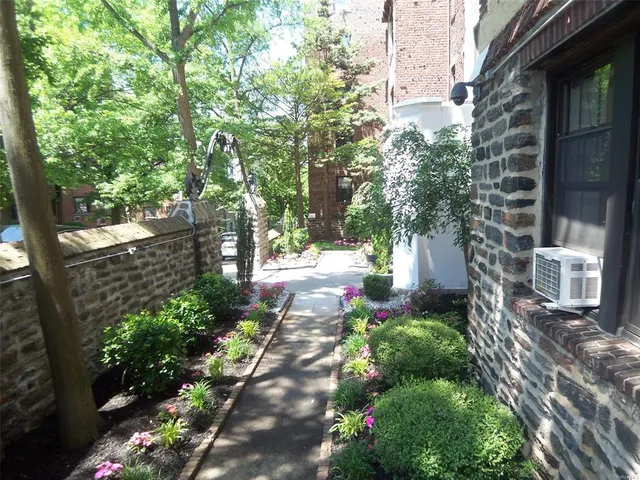 $2,350 | 61 East Grand Street, Unit 4A, Mount Vernon, NY 10552