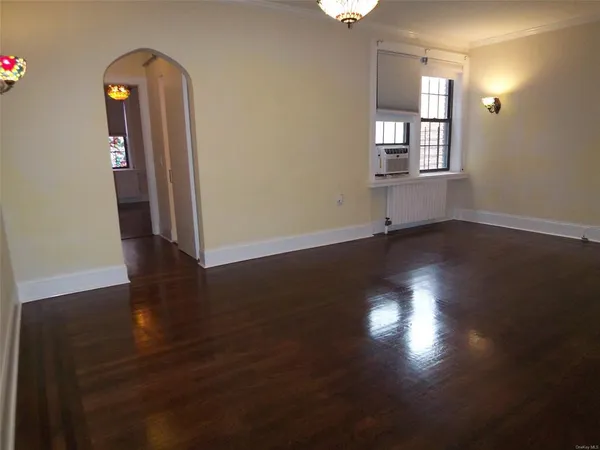 $2,350 | 61 East Grand Street, Unit 4A, Mount Vernon, NY 10552