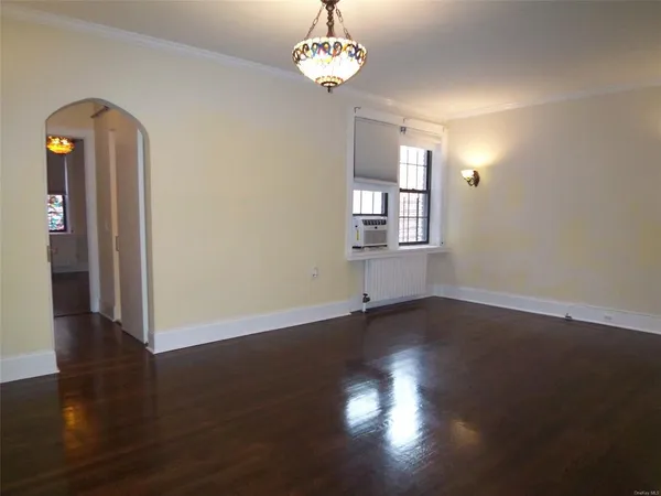 $2,350 | 61 East Grand Street, Unit 4A, Mount Vernon, NY 10552