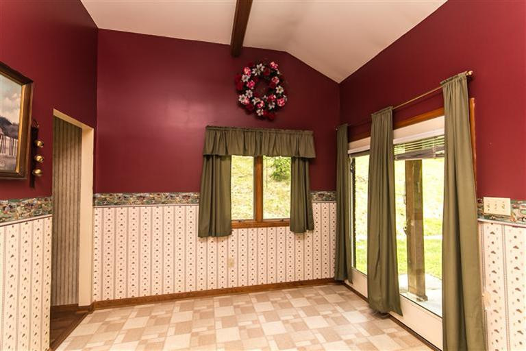 1278 Copper Creek Road Berea, KY 40403 - Photo 11 of 19 Dining Room