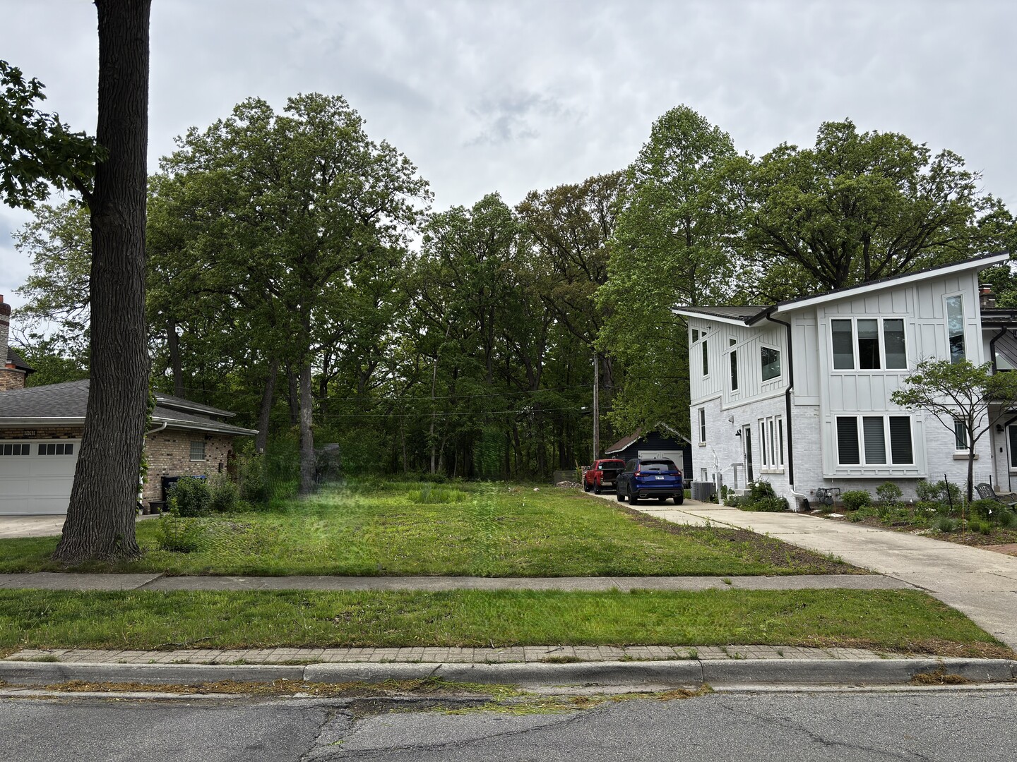 910 North Brainard Ave  