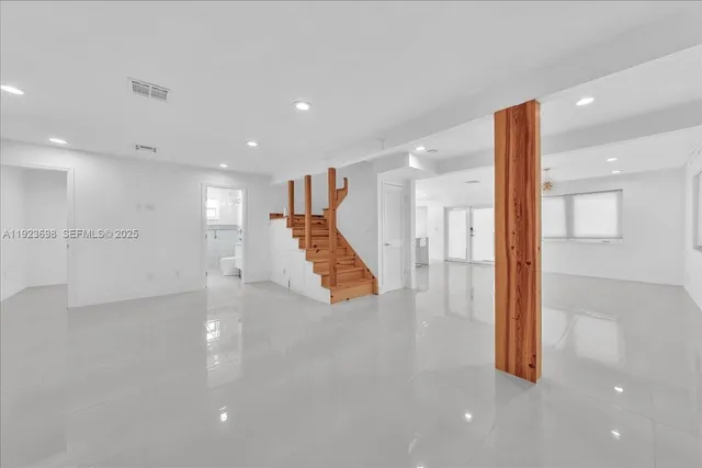 $5,950 | 348 Palm Street, Hollywood, FL 33019