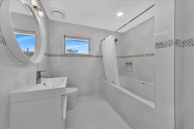 $5,950 | 348 Palm Street, Hollywood, FL 33019