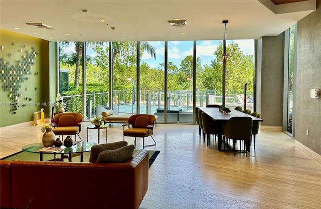 $655,000 | 16385 Biscayne Boulevard, Unit 718, North Miami Beach, FL 33160